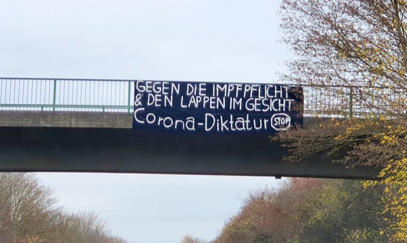 Rhein – Erft – Kreis: Ein Transparent gegen die Corona Diktatur!